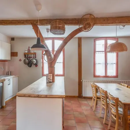 Cute And Cozy Town-house Of 130m2 In Holiday home